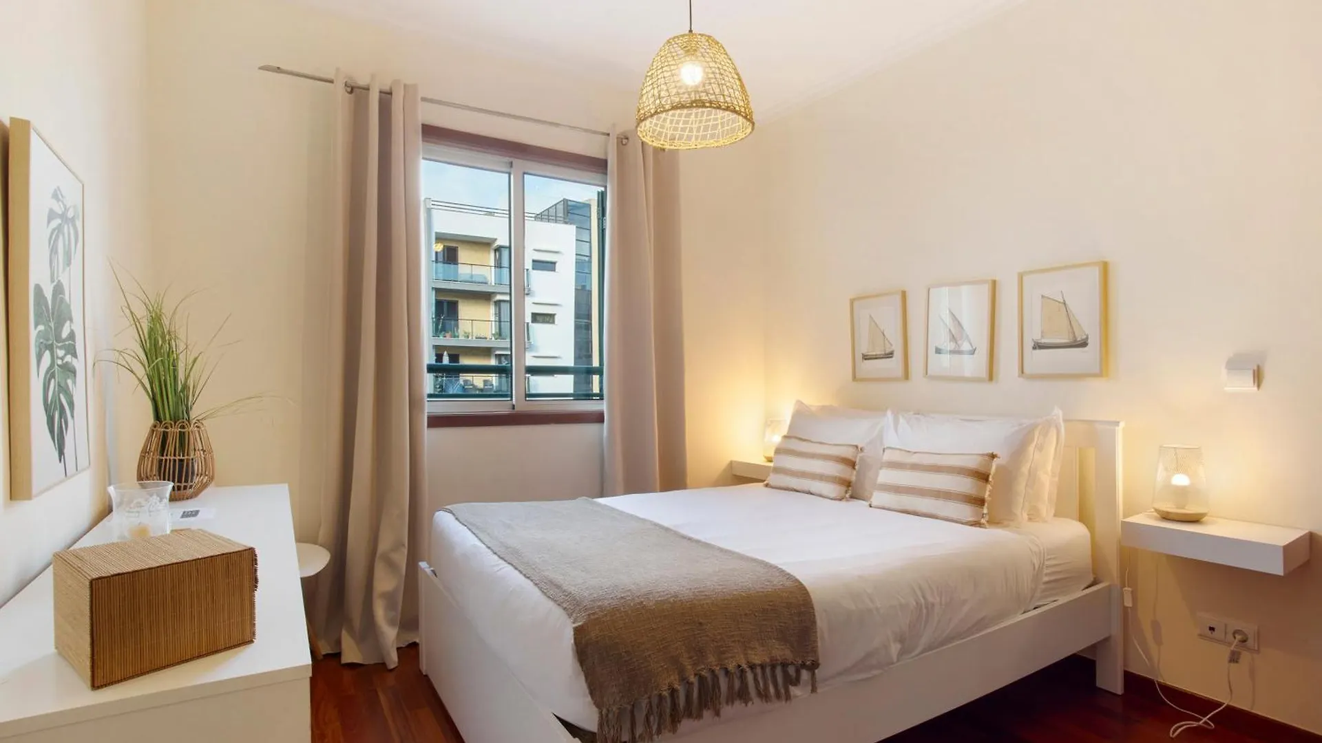 Sea View Apartment 푼샬 포르투갈