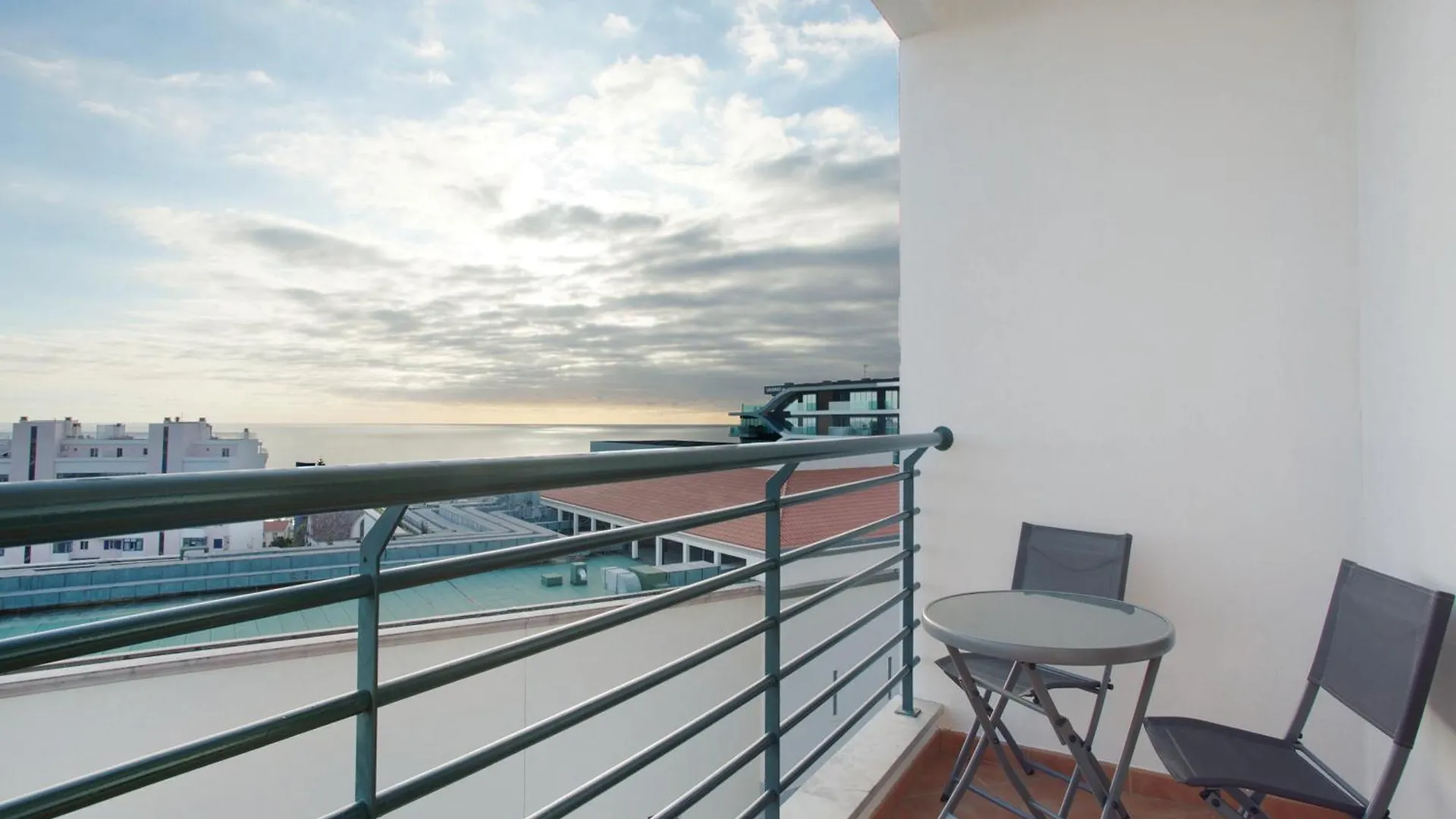 Sea View Apartment 푼샬