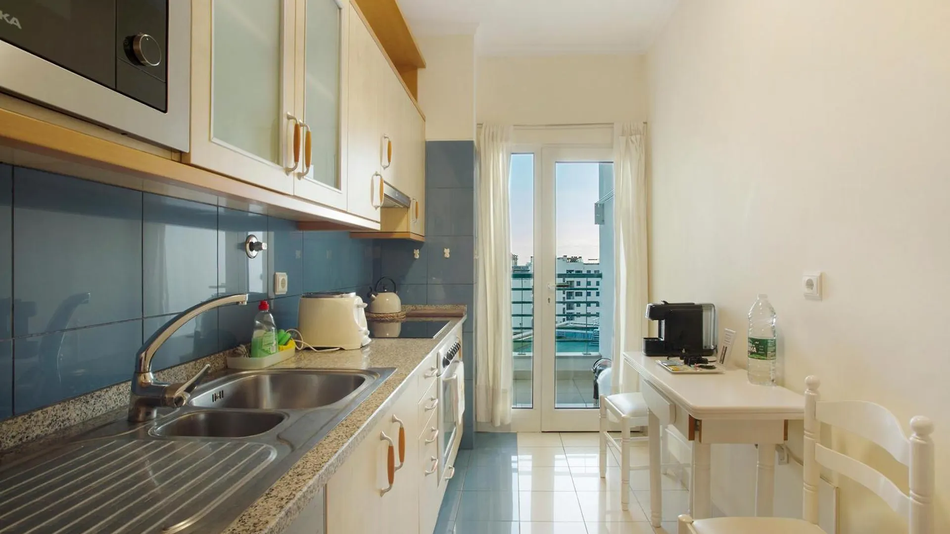 Sea View Apartment 푼샬 0*,  포르투갈