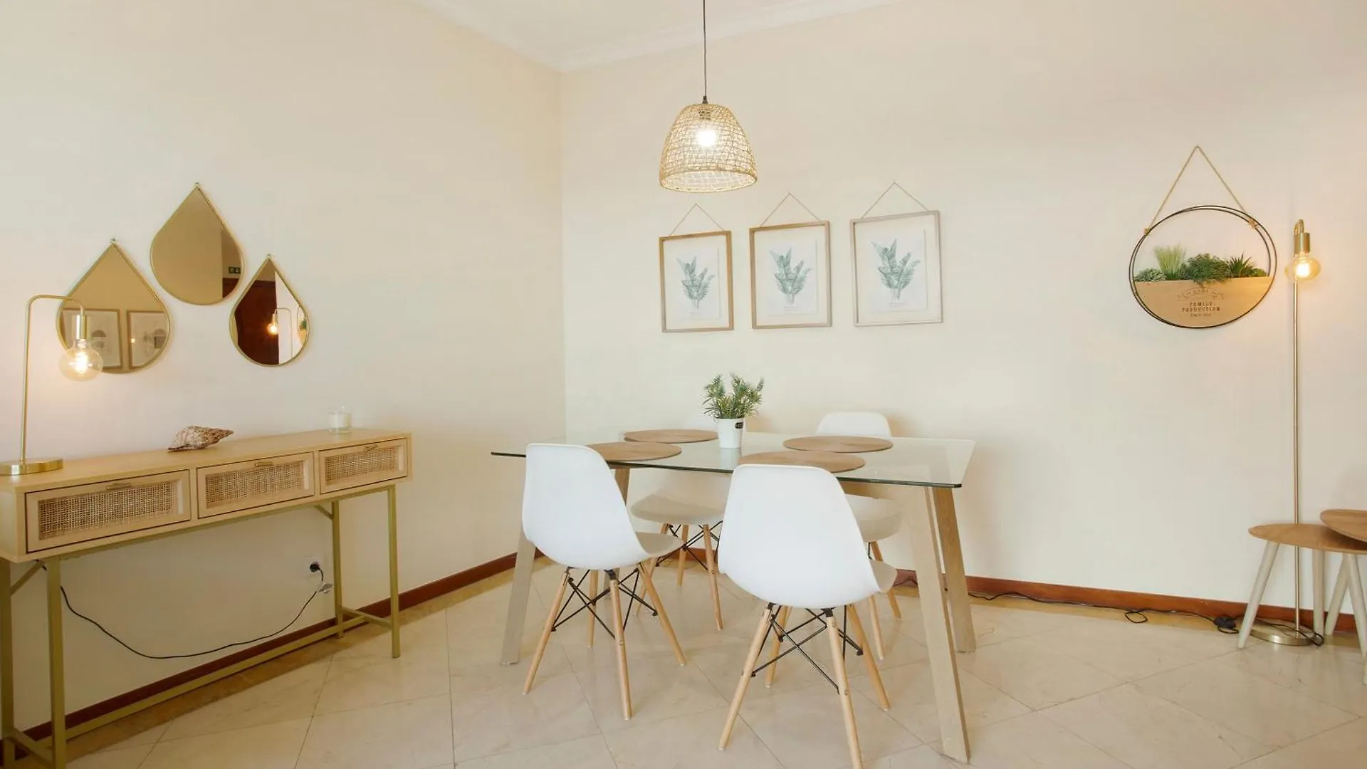 Sea View Apartment 푼샬 포르투갈